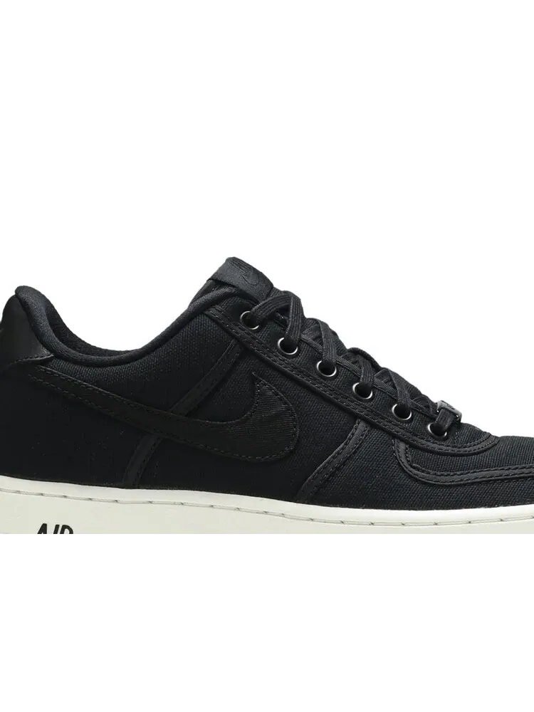 Кроссовки Nike Air Force 1 Low Retro QS 'Black' — изображение 2 из 4, черный