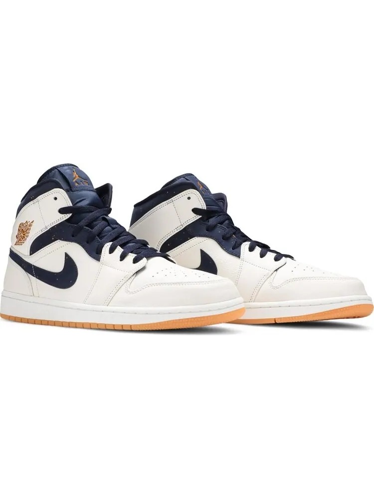 Кроссовки Air Jordan 1 Mid Jeter — изображение 8 из 8, белый