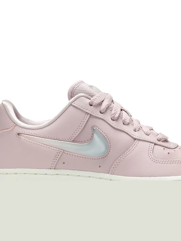 Кроссовки Nike Wmns Air Force 1 Low '07 SE PRM 'Jelly Jewel - Plum Chalk' — изображение 2 из 4, розовый