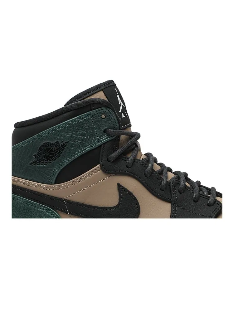 Кроссовки Air Jordan Wmns Air Jordan 1 High Premium 'Mystic Green' — изображение 2 из 4, зеленый