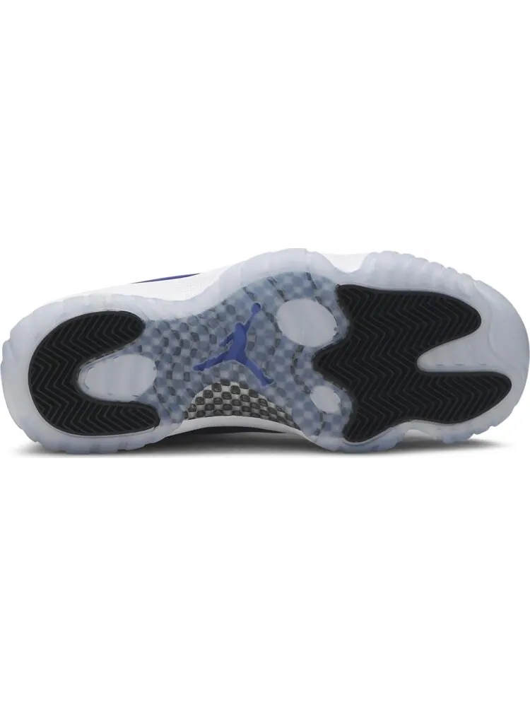 Кроссовки Wmns Air Jordan 11 Retro Low Concord Sketch — изображение 4 из 8, белый
