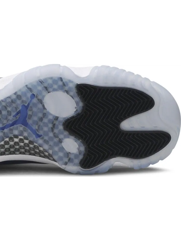 Кроссовки Wmns Air Jordan 11 Retro Low Concord Sketch — изображение 5 из 8, белый