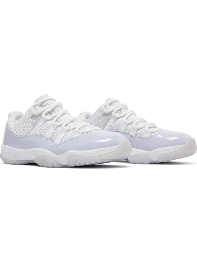 Кроссовки Wmns Air Jordan 11 Retro Low Pure Violet — изображение 8 из 10, белый