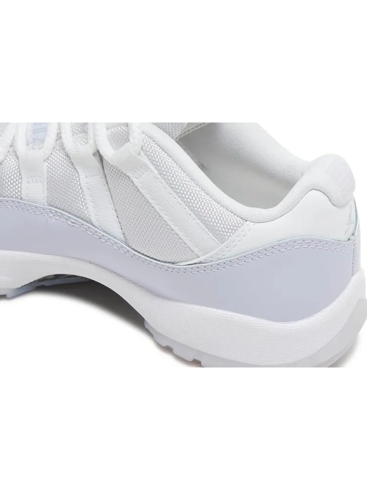 Кроссовки Wmns Air Jordan 11 Retro Low Pure Violet — изображение 10 из 10, белый