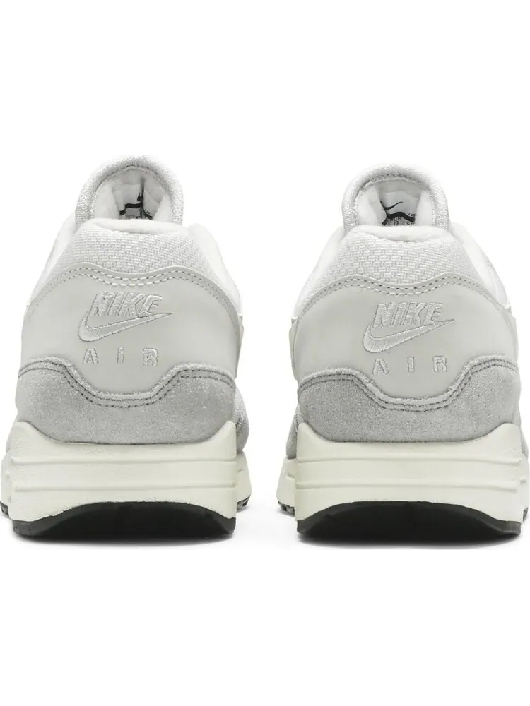 Кроссовки Nike Air Max 1 'Grey White' — изображение 6 из 8, серый