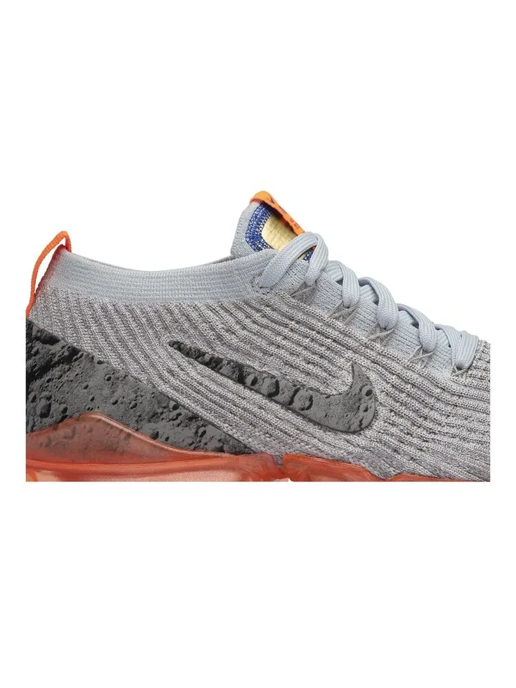 Кроссовки Nike Air VaporMax Flyknit 3 'Moon Landing' — изображение 2 из 4, серый