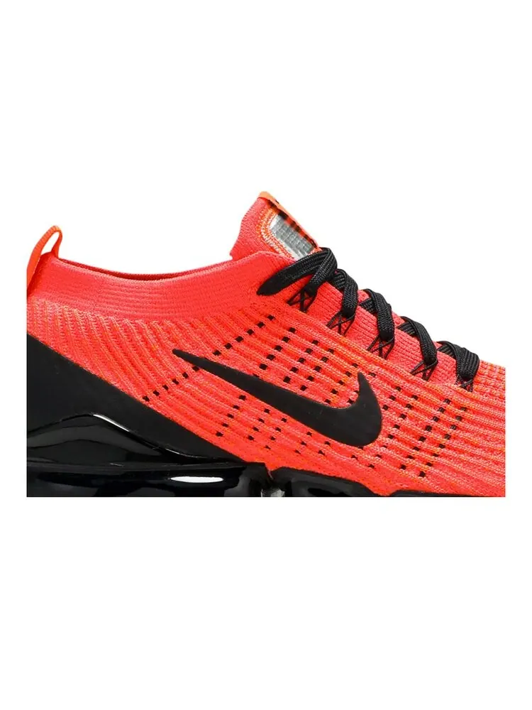 Кроссовки Nike Air VaporMax 3.0 — изображение 2 из 4, красный