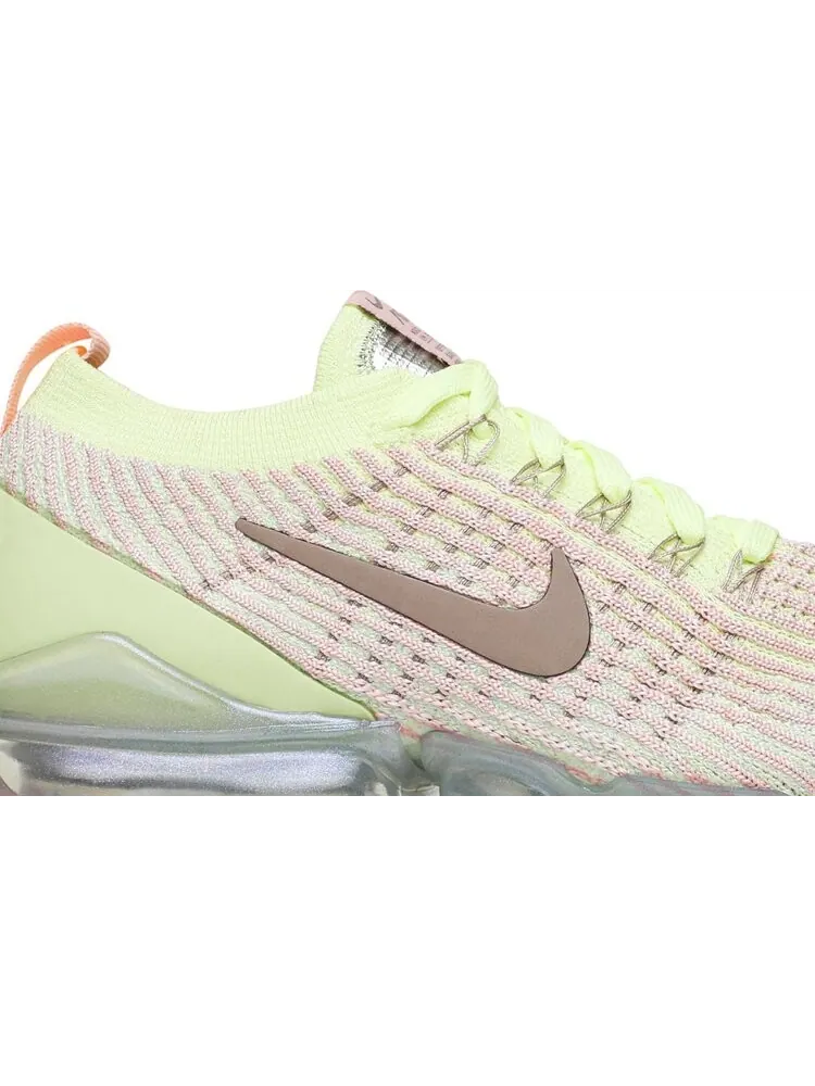 Кроссовки Nike Wmns Air VaporMax Flyknit 3 'Barely Volt Pink' — изображение 2 из 8, желтый