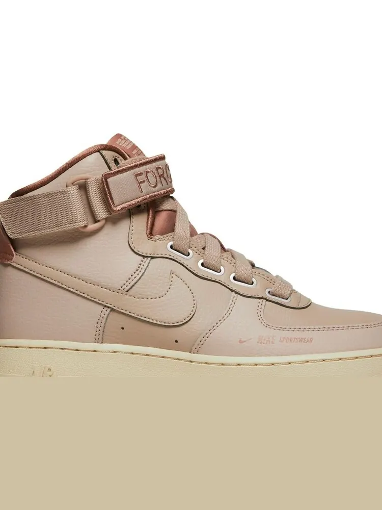 Кроссовки Nike Wmns Air Force 1 High Utility 'Pink' — изображение 2 из 8, розовый