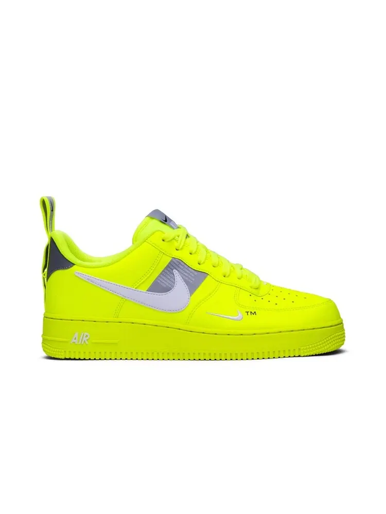 Кроссовки Nike Air Force 1 '07 LV8 'Overbranding' — изображение 1 из 4, желтый