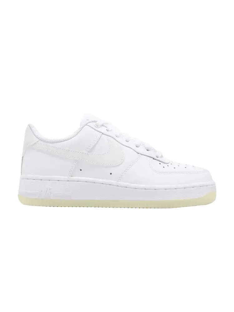Кроссовки Nike Wmns Air Force 1 '07 Essential 'Triple White' — изображение 1 из 1, белый