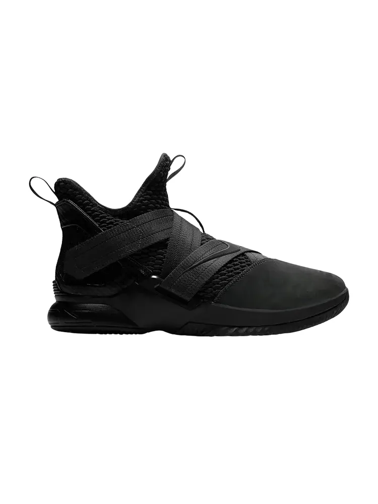 Кроссовки Nike LeBron Soldier 12 GS 'Triple Black' — изображение 1 из 1, черный