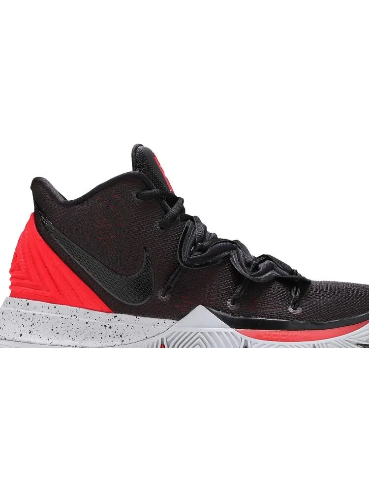 Кроссовки Nike Kyrie 5 'Bred' — изображение 2 из 8, черный
