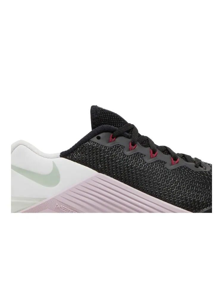 Кроссовки Nike Wmns Metcon 5 — изображение 2 из 4, черный