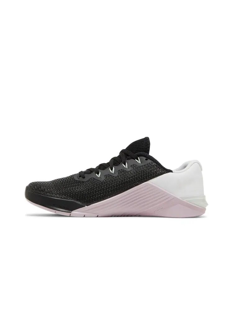 Кроссовки Nike Wmns Metcon 5 — изображение 3 из 4, черный