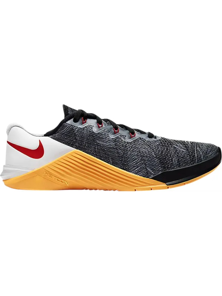 Кроссовки Nike Wmns Metcon 5 'Black Laser Orange' — изображение 1 из 1, черный
