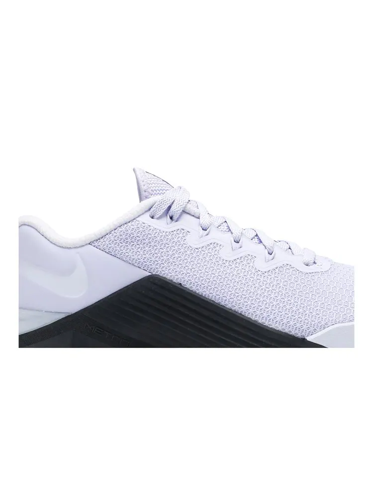 Кроссовки Wmns Metcon 5 'Lavender Mist' — изображение 2 из 8, светло-фиолетовый
