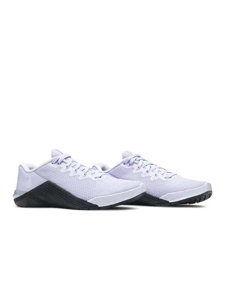Кроссовки Wmns Metcon 5 'Lavender Mist' — изображение 8 из 8, светло-фиолетовый