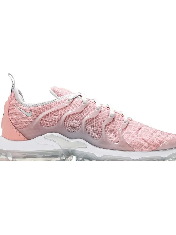 Кроссовки Nike Wmns Air VaporMax Plus 'Bleached Coral' — изображение 2 из 8, розовый