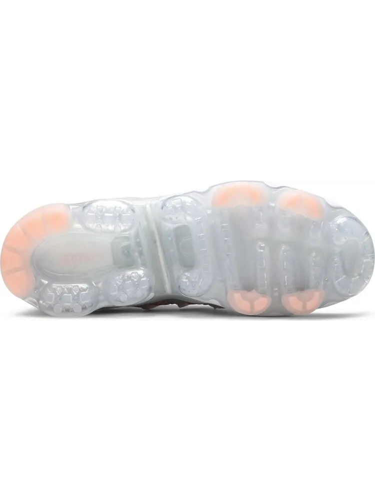 Кроссовки Nike Wmns Air VaporMax Plus 'Bleached Coral' — изображение 4 из 8, розовый