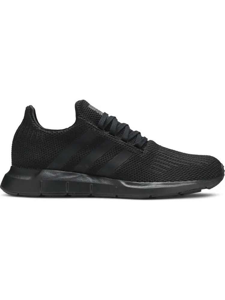 Кроссовки Adidas Swift Run 'Core Black' — изображение 1 из 8, черный
