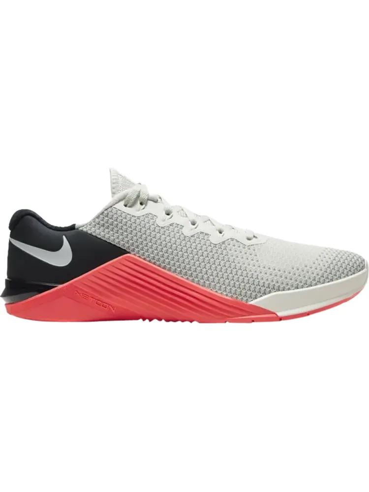 Кроссовки Nike Metcon 5 'Spruce Aura Laser Crimson' — изображение 1 из 1, белый