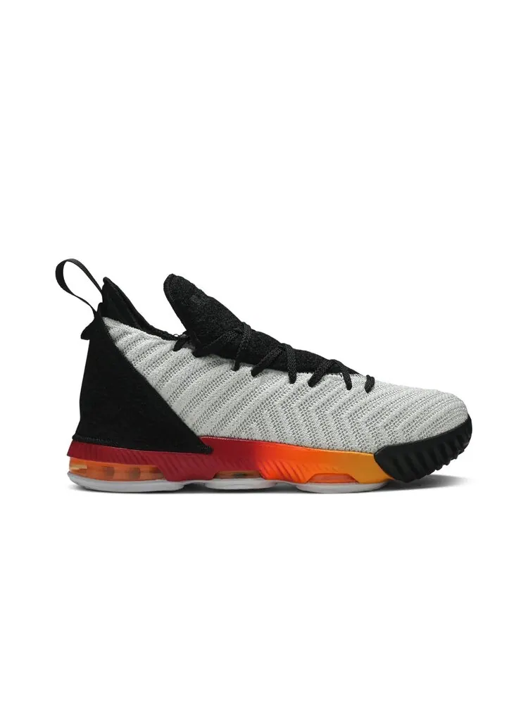 Кроссовки Nike LeBron 16 GS 'Space Travel' — изображение 1 из 4, белый