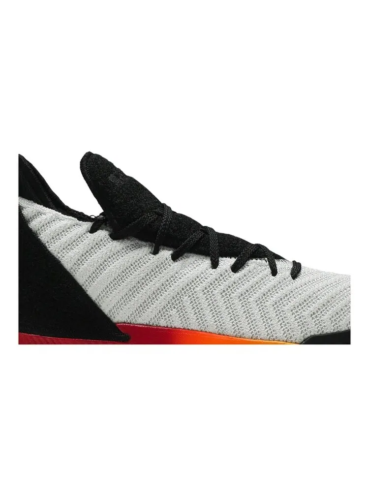 Кроссовки Nike LeBron 16 GS 'Space Travel' — изображение 2 из 4, белый