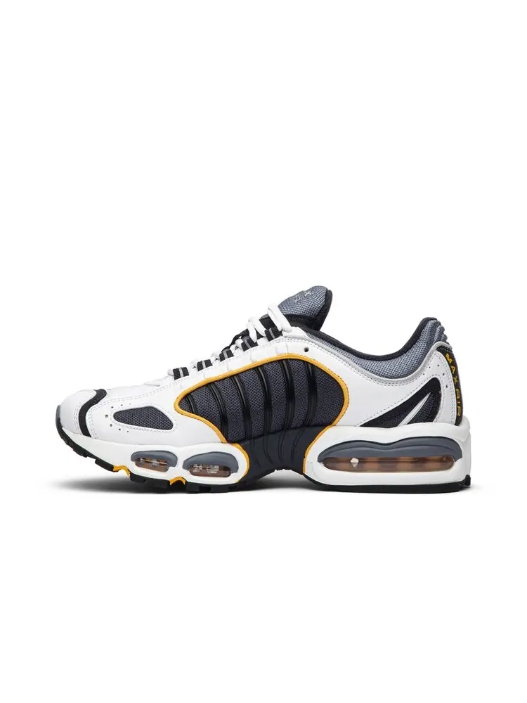 Кроссовки Nike Air Max Tailwind 4 'Metro Grey' — изображение 3 из 4, белый