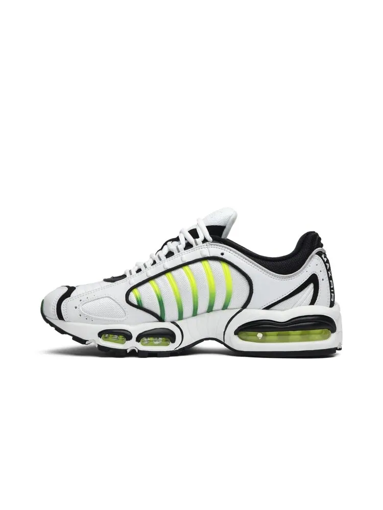 Кроссовки Nike Air Max Tailwind 4 'OG' — изображение 3 из 4, белый