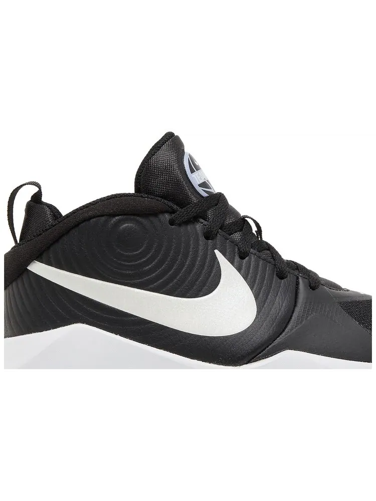 Кроссовки Nike Team Hustle D9 GS 'Black Light Thistle' — изображение 2 из 8, черный