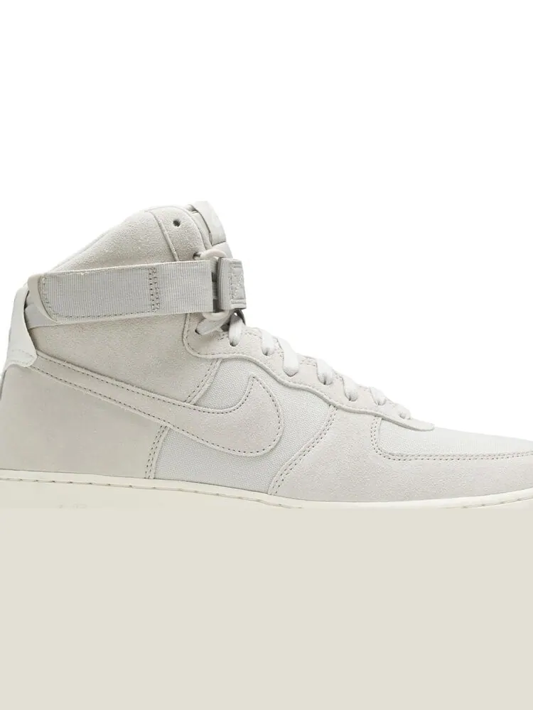 Кроссовки Nike Air Force 1 High — изображение 2 из 8, загар