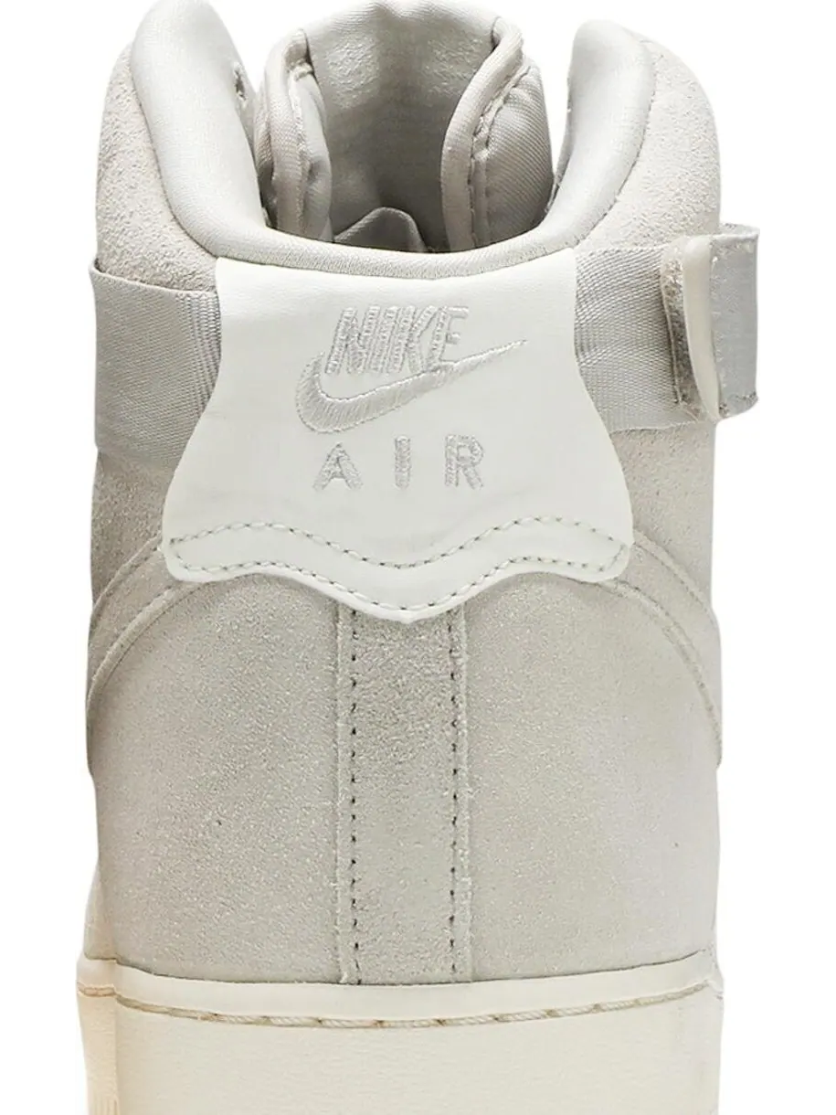 Кроссовки Nike Air Force 1 High — изображение 7 из 8, загар
