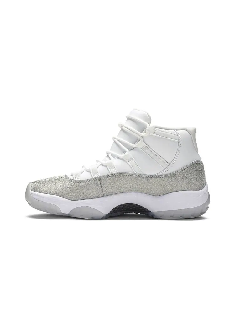Кроссовки Air Jordan Wmns Air Jordan 11 Retro 'Vast Grey' — изображение 3 из 4, серый