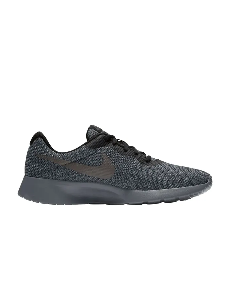 Кроссовки Nike Tanjun SE 'Black' — изображение 1 из 1, черный/черный/белый