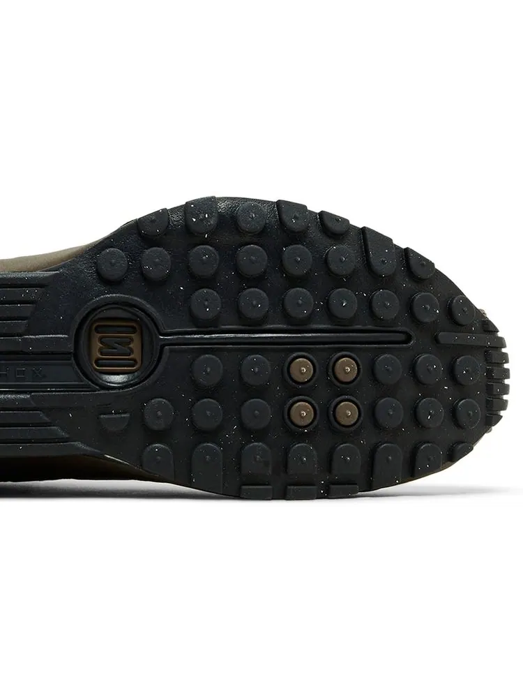 Кроссовки Nike Wmns Shox R4 'Off Noir Ironstone' — изображение 5 из 8, коричневый