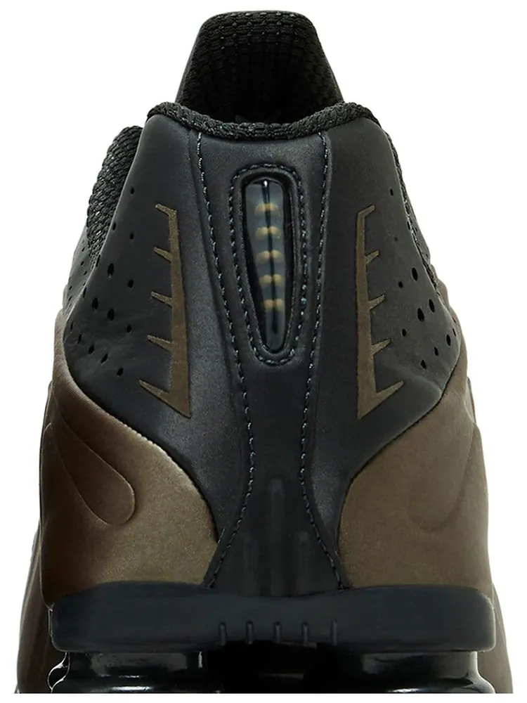 Кроссовки Nike Wmns Shox R4 'Off Noir Ironstone' — изображение 7 из 8, коричневый