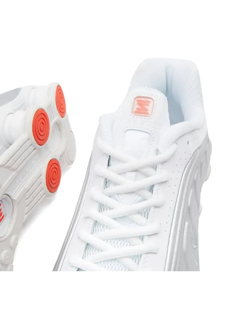 Женские кроссовки Nike Shox R4 'White Metallic' — изображение 7 из 10, белый