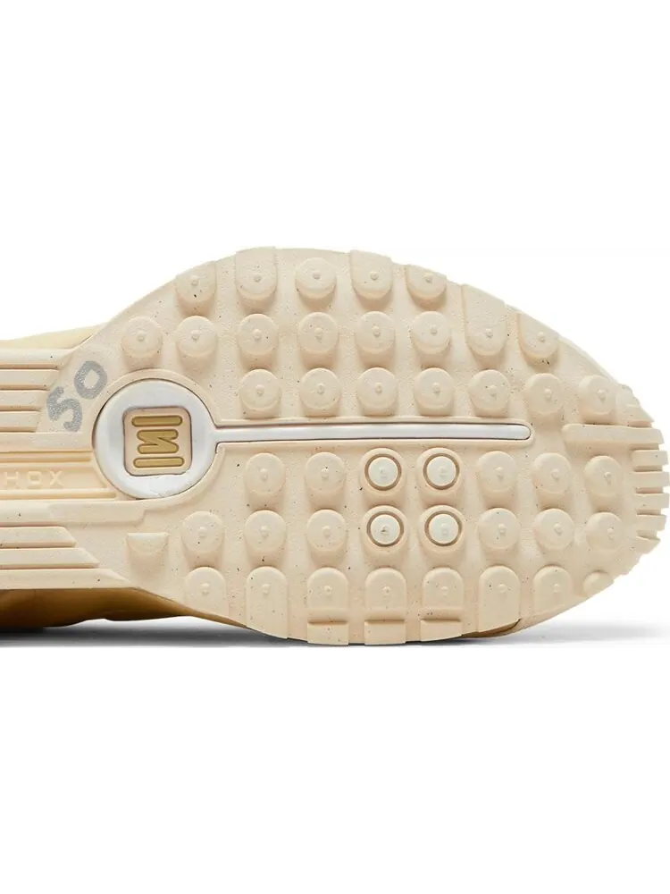 Кроссовки Nike Wmns Shox R4 'Guava Gold' — изображение 5 из 8, золото