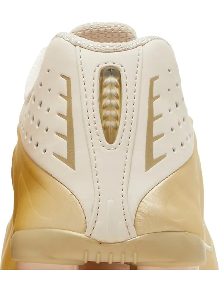 Кроссовки Nike Wmns Shox R4 'Guava Gold' — изображение 7 из 8, золото