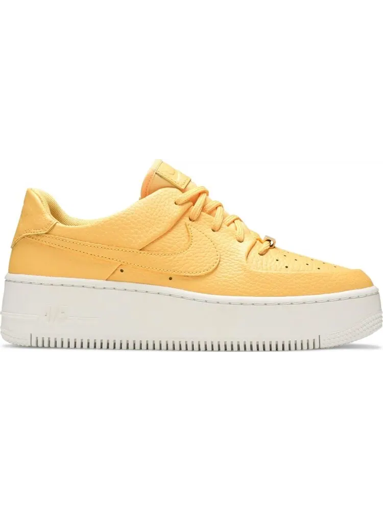 Кроссовки Nike Wmns Air Force 1 Sage Low 'Topaz Gold' — изображение 1 из 8, золото