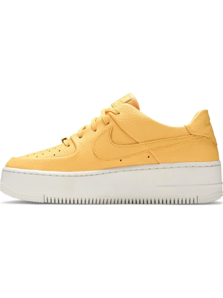 Кроссовки Nike Wmns Air Force 1 Sage Low 'Topaz Gold' — изображение 3 из 8, золото