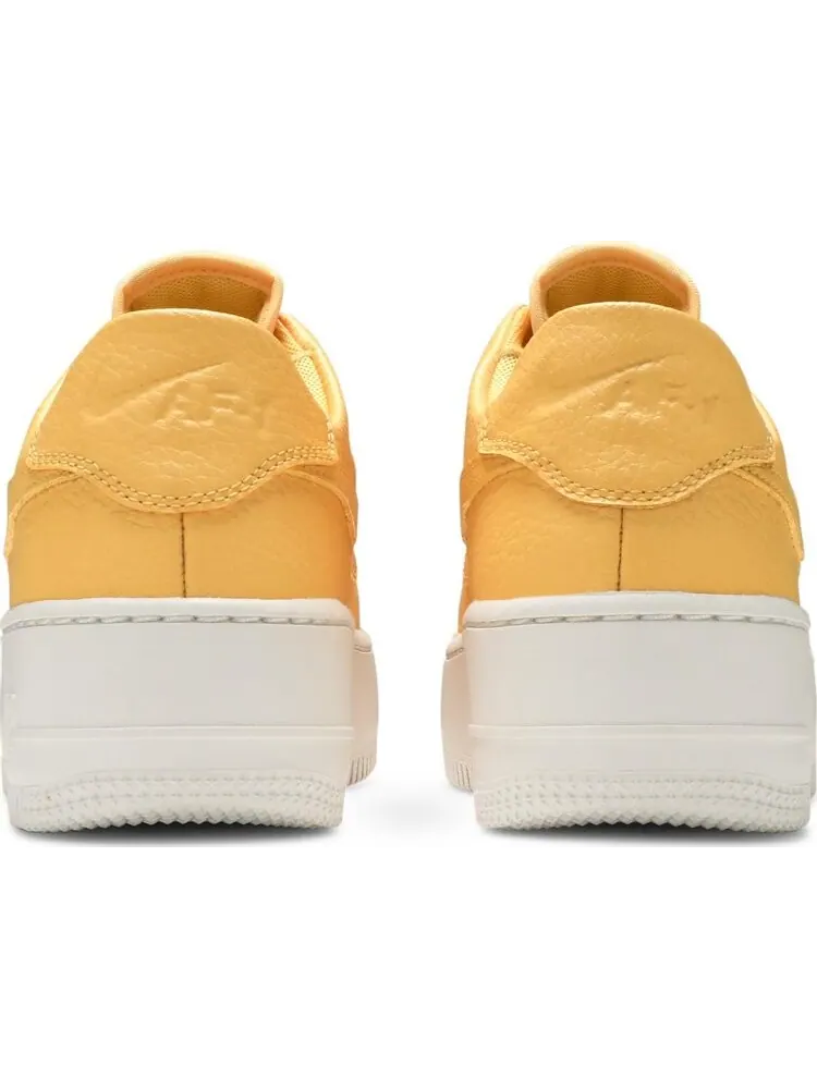 Кроссовки Nike Wmns Air Force 1 Sage Low 'Topaz Gold' — изображение 6 из 8, золото