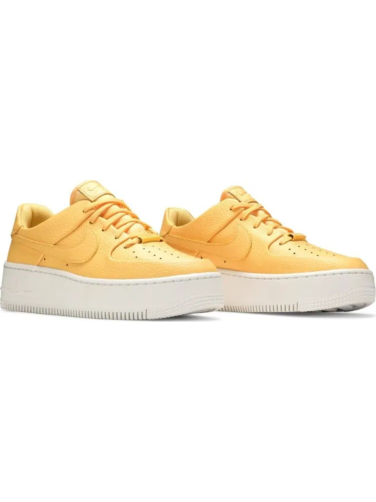 Кроссовки Nike Wmns Air Force 1 Sage Low 'Topaz Gold' — изображение 8 из 8, золото