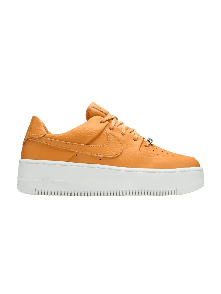 Кроссовки Nike Wmns Air Force 1 Sage Low 'Copper Moon' — изображение 1 из 9, белый