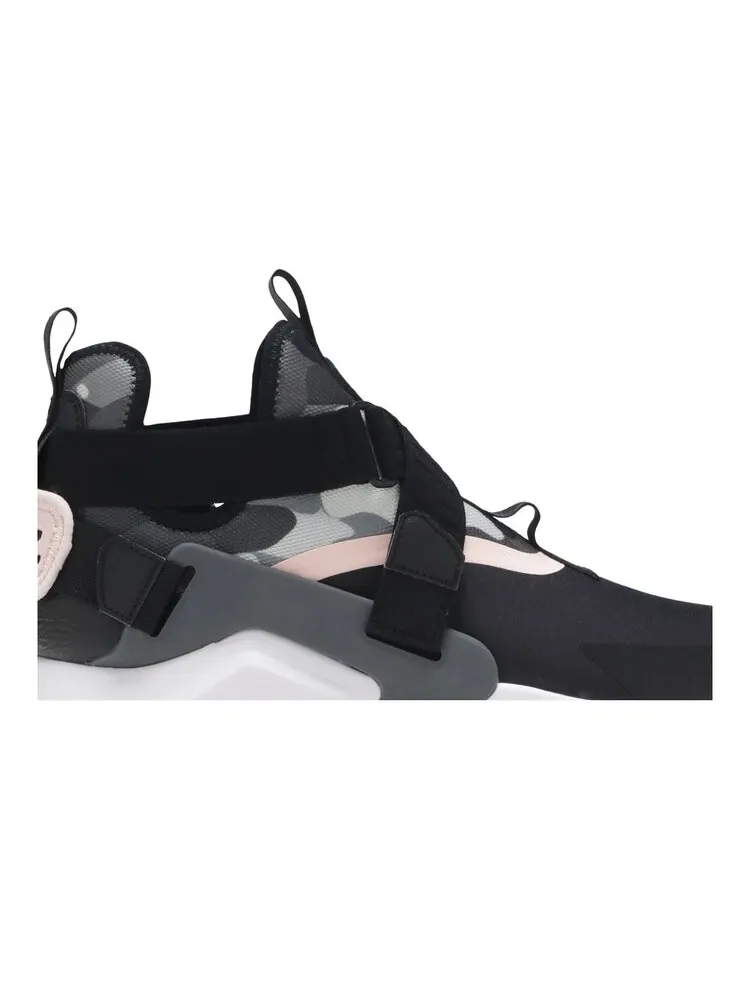 Кроссовки Nike Wmns Air Huarache City 'Black Storm Pink' — изображение 2 из 4, черный