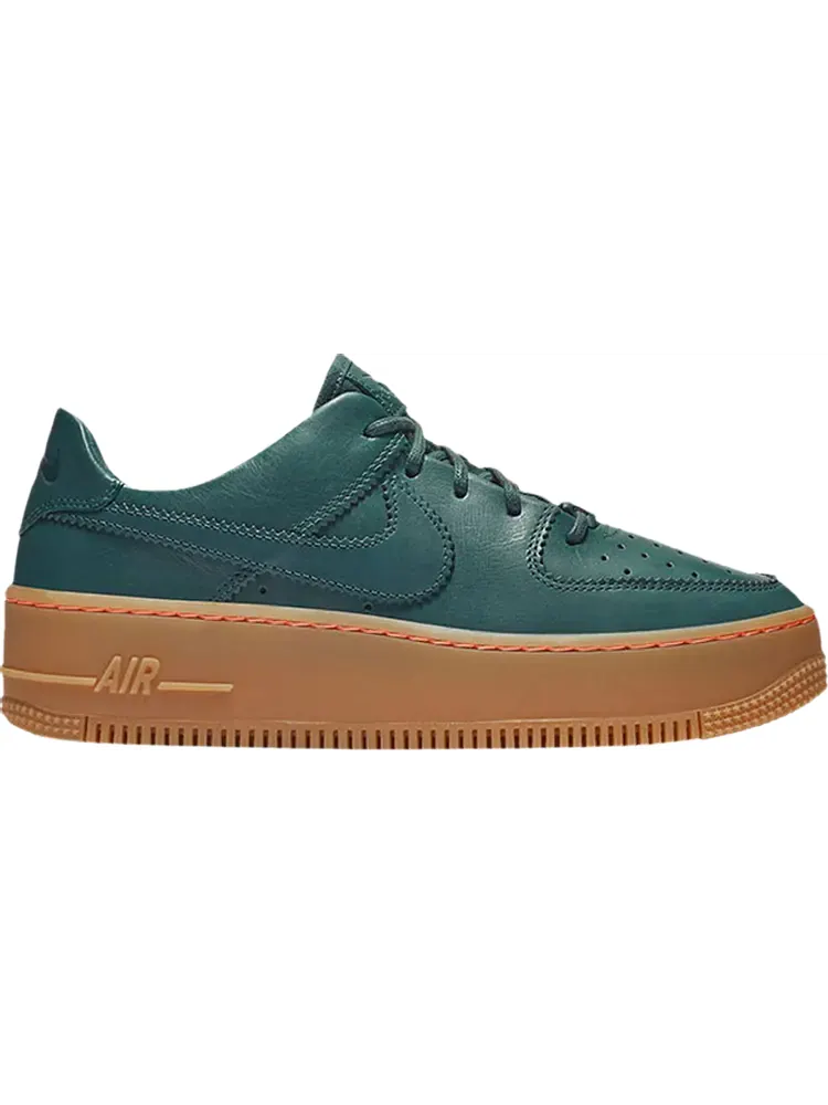 Кроссовки Nike Wmns Air Force 1 Sage Low LX 'Deep Jungle' — изображение 1 из 1, зеленый