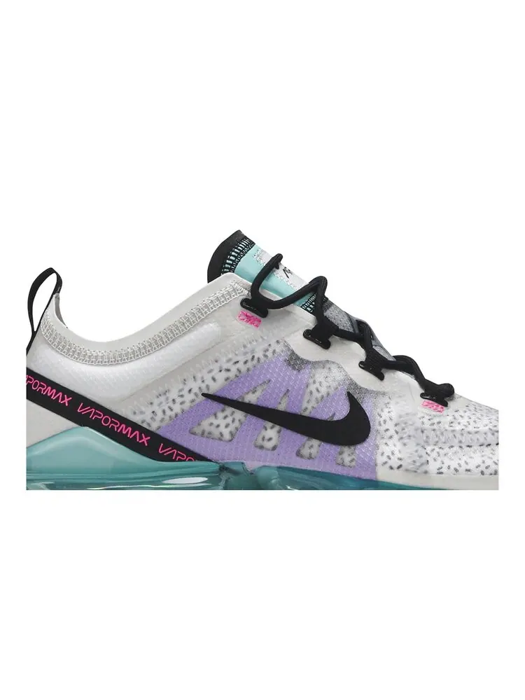 Кроссовки Nike Air VaporMax 2019 'Dragonfruit' — изображение 2 из 4, белый