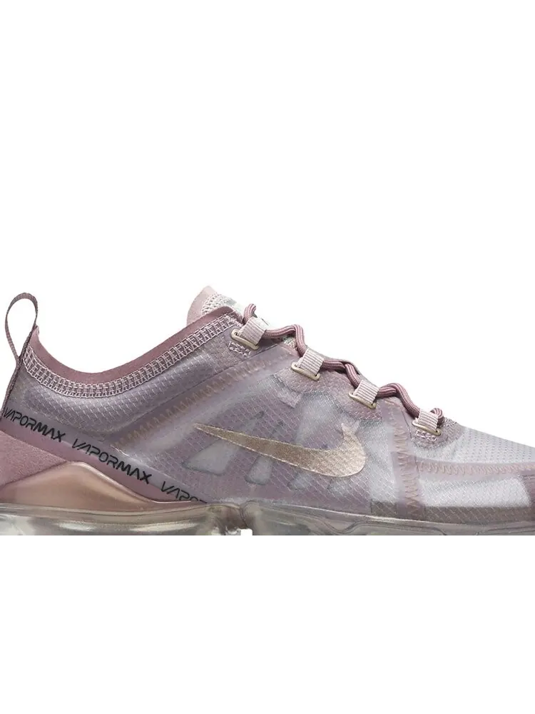 Кроссовки Nike Wmns Air VaporMax 2019 'Soft Pink' — изображение 2 из 4, розовый