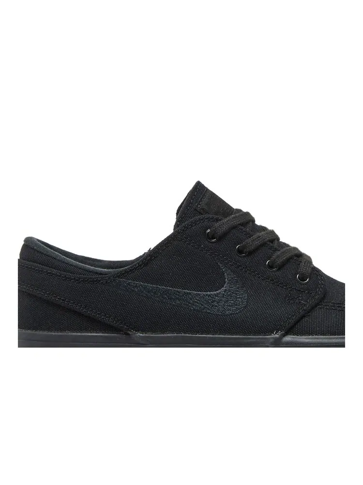 Кроссовки Zoom Stefan Janoski Canvas RM SB 'Triple Black' — изображение 2 из 8, черный